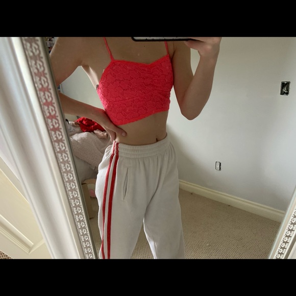 ☆ pink crop top ☆ - Picture 2 of 2